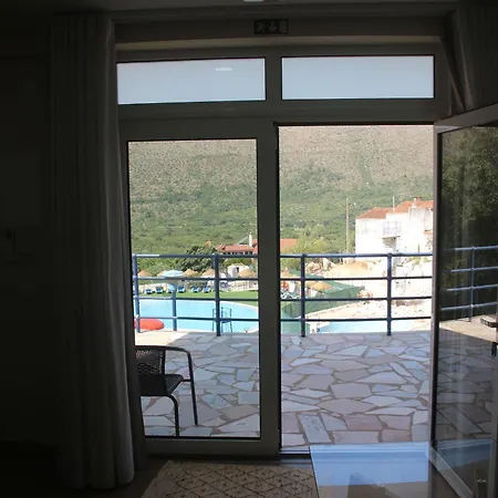 Casas Da Gruta - Kemp Mira (Leiria)