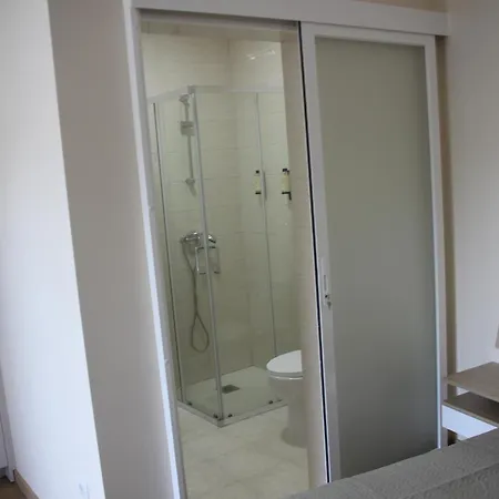 Casas Da Gruta - * Mira (Leiria)