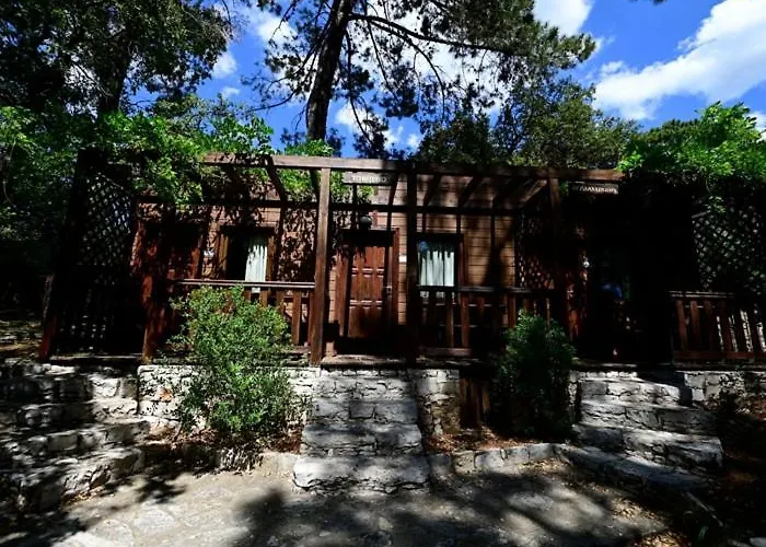 Camping Casas Da Gruta - *